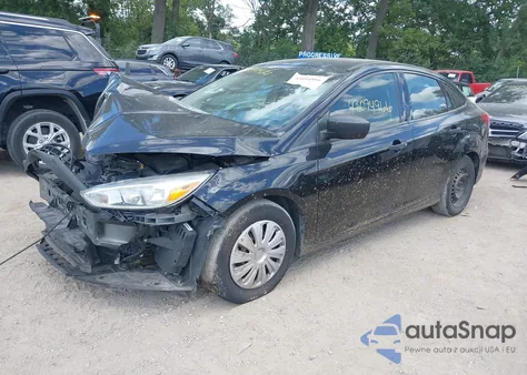 2018 Ford Focus S из США, поврежденный, VIN 1FADP3E24JL276731